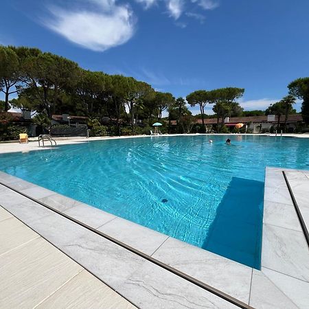 Signora Ruth - Aprilia Residence Aprilia Marittima Exteriér fotografie